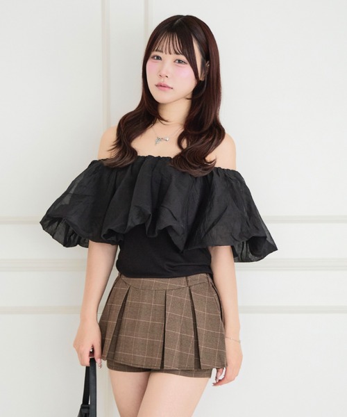 ALLuRing ChaRm(アリュリングチャーム)の「Slim Off-shoulder Blouse / スリムオフショルダーブラウス(Tシャツ/カットソー・レディース・ホワイト/ブラック・FREE)」の6枚目の写真