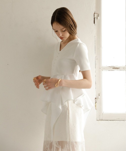 MIELI INVARIANT(ミエリインヴァリアント)の「Peplum Henry Half Sleeve Tops(Tシャツ/カットソー・レディース・ブラック/グレー/ホワイト・FREE)」の10枚目の写真