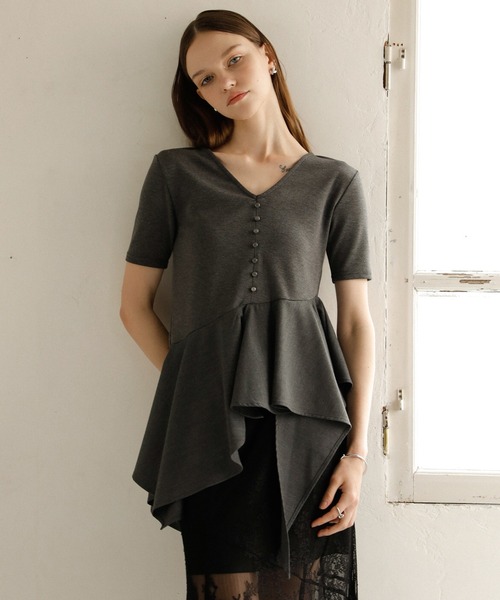 MIELI INVARIANT(ミエリインヴァリアント)の「Peplum Henry Half Sleeve Tops(Tシャツ/カットソー・レディース・ブラック/グレー/ホワイト・FREE)」の11枚目の写真