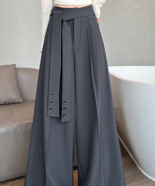 2ly2(トゥーリートゥー)の「ベルトデザイン ハイウエストワイドパンツ(その他パンツ・レディース・ホワイト/ブラック/グレー・FREE)」の12枚目の写真
