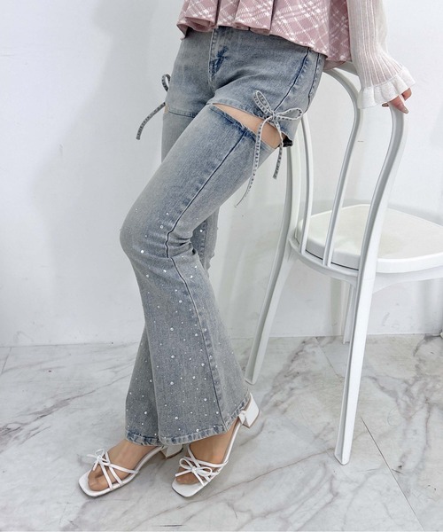 INGNI（イング）の「サイドリボンビジュー付フレアデニムパンツ（デニムパンツ・レディース・ブルー系その他3・M/S）」の2枚目の写真