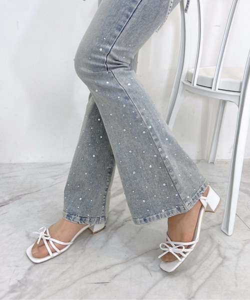 INGNI（イング）の「サイドリボンビジュー付フレアデニムパンツ（デニムパンツ・レディース・ブルー系その他3・M/S）」の4枚目の写真