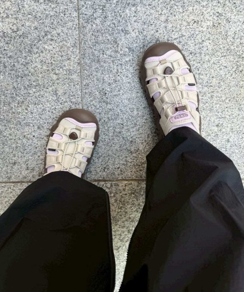 KEEN(キーン)の「【emmi×KEEN】HYPERPORT H2(サンダル・レディース・ベージュ・23/25/24.5/24/23.5/25.5)」の20枚目の写真