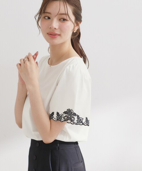 couture brooch(クチュールブローチ)の「【接触冷感・UVカット・洗える】袖刺繍カットソー(Tシャツ/カットソー・レディース・ブラック/ホワイト系7/ピンク系その他・38/36/42/40)」の15枚目の写真