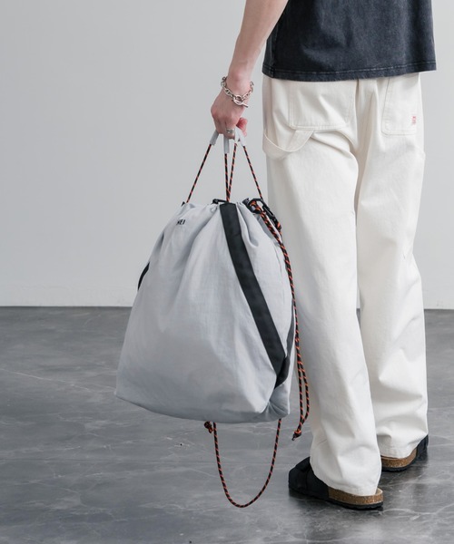 MEI（メイ）の「MEI メイ DRAW TOTE 2WAYドローコードトートバッグ/ショルダーバッグ（トートバッグ・メンズ・ベージュ/ブラック・FREE）」の7枚目の写真