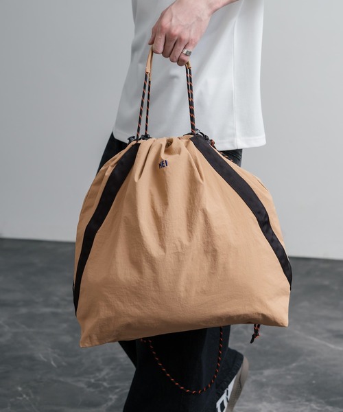 MEI（メイ）の「MEI メイ DRAW TOTE 2WAYドローコードトートバッグ/ショルダーバッグ（トートバッグ・メンズ・ベージュ/ブラック・FREE）」の12枚目の写真
