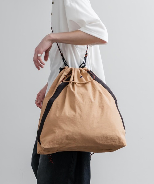 MEI（メイ）の「MEI メイ DRAW TOTE 2WAYドローコードトートバッグ/ショルダーバッグ（トートバッグ・メンズ・ベージュ/ブラック・FREE）」の14枚目の写真