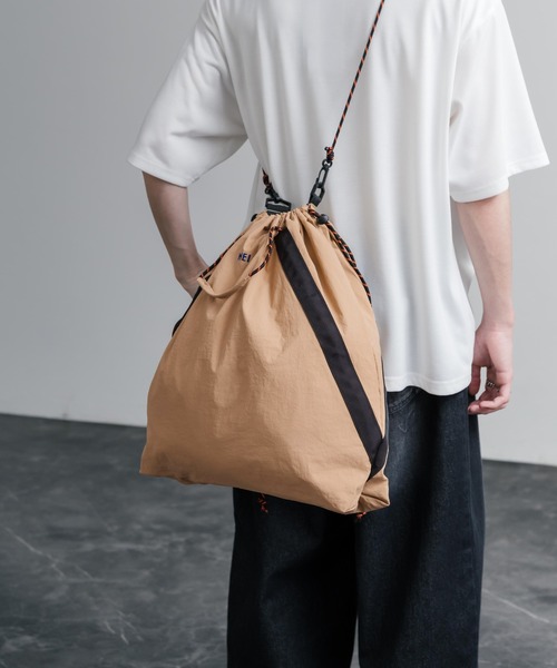 MEI（メイ）の「MEI メイ DRAW TOTE 2WAYドローコードトートバッグ/ショルダーバッグ（トートバッグ・メンズ・ベージュ/ブラック・FREE）」の15枚目の写真