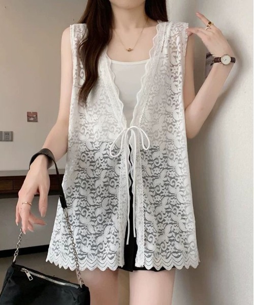 &soiree(アンドソワレ)の「総レースミディ丈ジレ(ベスト・レディース・ホワイト/ブラック・X-LARGE/LARGE/MEDIUM)」の1枚目の写真