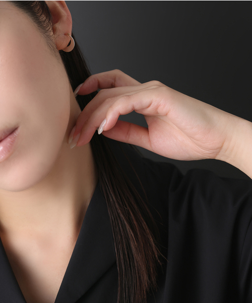 Lilas（リラ）の「《WEB限定》【SAMH by LILAS】プレートフープピアス SV（両耳）（ピアス（両耳用）・レディース・シルバー・FREE）」の2枚目の写真