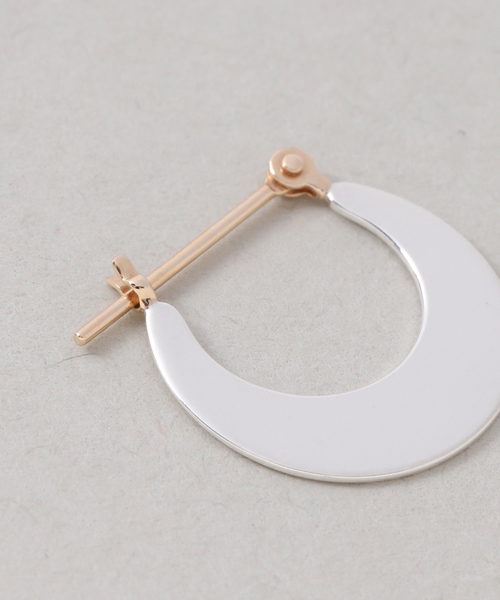 Lilas（リラ）の「《WEB限定》【SAMH by LILAS】プレートフープピアス SV（両耳）（ピアス（両耳用）・レディース・シルバー・FREE）」の8枚目の写真