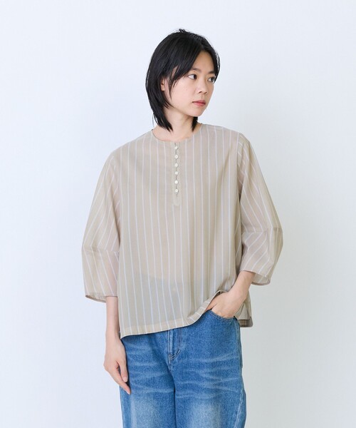 LOISIR(ロワズィール)の「エステルコットンストライプボトルスリーブブラウス(シャツ/ブラウス・レディース・ベージュ系その他・FREE)」の1枚目の写真