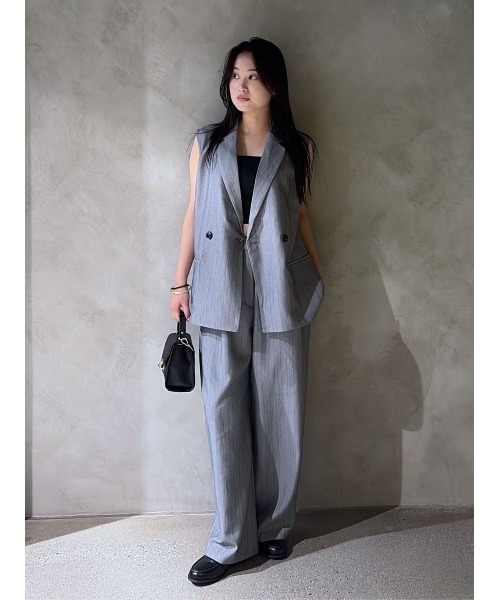 AZUL by moussy(アズールバイマウジー)の「【セットアップ対応】ストライプワンタックバレルワイドパンツ 秋服 夏服 きれい目【身長/骨格別着用画像あり】(スラックス・レディース・グレー系その他/ベージュ系その他・SMALL/MEDIUM)」の7枚目の写真