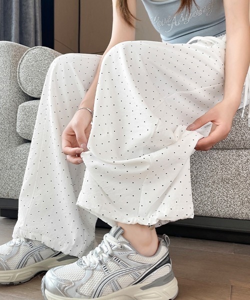 ONEP STAR(ワンピスター)の「ドット柄ウエストフリルワイドパンツ(その他パンツ・レディース・ホワイト・MEDIUM/LARGE/X-LARGE)」の6枚目の写真