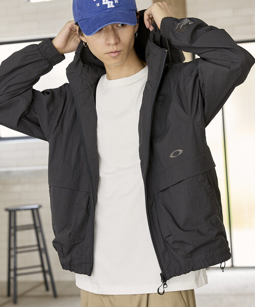 OAKLEY(オークリー)の「OAKLEY/オークリー FGL VAPOR JACKET 1.0 限定展開(ナイロンジャケット・メンズ・グレー/ブラック・LARGE/MEDIUM/SMALL)」の5枚目の写真