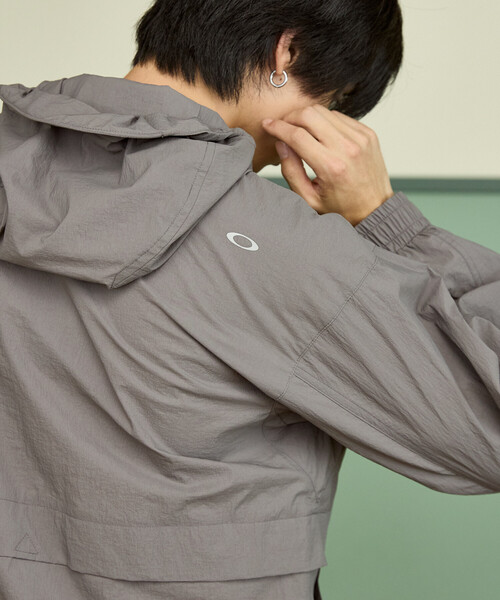 OAKLEY(オークリー)の「OAKLEY/オークリー FGL VAPOR JACKET 1.0 限定展開(ナイロンジャケット・メンズ・グレー/ブラック・LARGE/MEDIUM/SMALL)」の18枚目の写真
