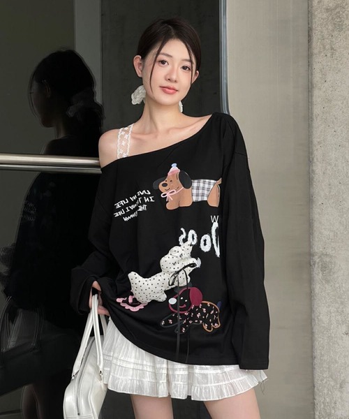 CHEER（チアー）の「ドッグマスコット付き ワンショルダーロンT / アシメカット オフショルルーズトップス（ワンちゃん取り外し可能）（Tシャツ/カットソー・レディース・ブラック/グレー・FREE）」の4枚目の写真