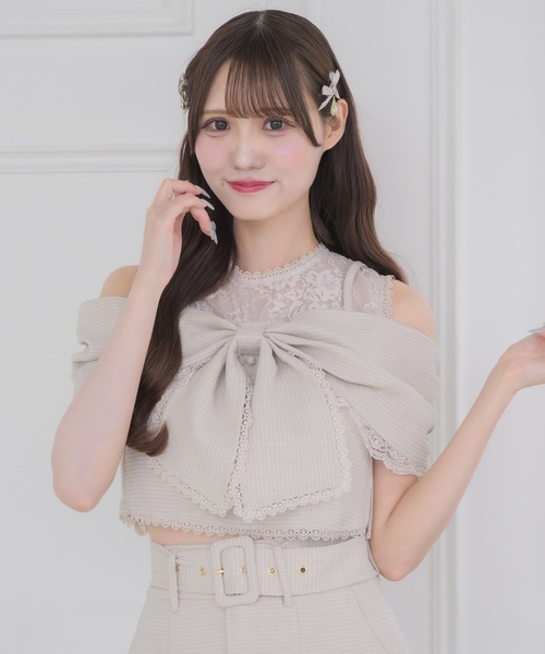 couture BY ROJITA(クチュールバイロジータ)の「【セットアップ対応】リボンオフショルトップス(その他トップス・レディース・ブラック/ピンクベージュ・FREE)」の1枚目の写真