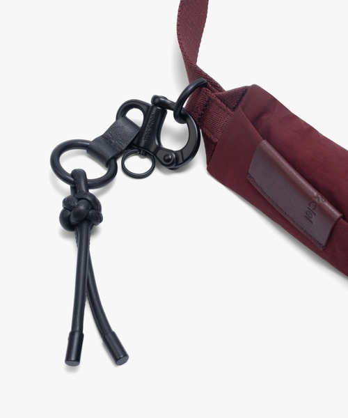 Cote&Ciel(コートエシエル)の「【cote&ciel/コートエシエル】 Adda Smooth Burgundy / 2WAY ボディバッグ ショルダーストラップ(ショルダーバッグ・メンズ・バーガンディー・FREE)」の7枚目の写真