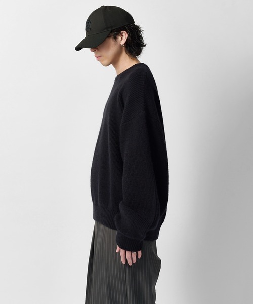 Lui's(ルイス)の「【Neucon】VOLUME CROPPED CREW KNIT / 畦編みボリュームクロップドクルーネックニット(ニット/セーター・メンズ・グレー/ブラウン/ブラック/ネイビー・2/1)」の9枚目の写真