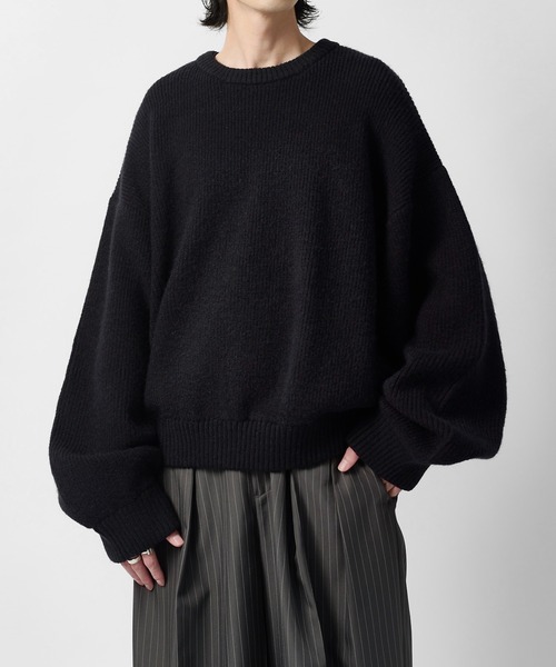 Lui's(ルイス)の「【Neucon】VOLUME CROPPED CREW KNIT / 畦編みボリュームクロップドクルーネックニット(ニット/セーター・メンズ・グレー/ブラウン/ブラック/ネイビー・2/1)」の13枚目の写真