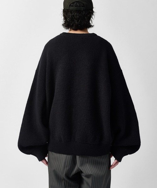 Lui's(ルイス)の「【Neucon】VOLUME CROPPED CREW KNIT / 畦編みボリュームクロップドクルーネックニット(ニット/セーター・メンズ・グレー/ブラウン/ブラック/ネイビー・2/1)」の11枚目の写真