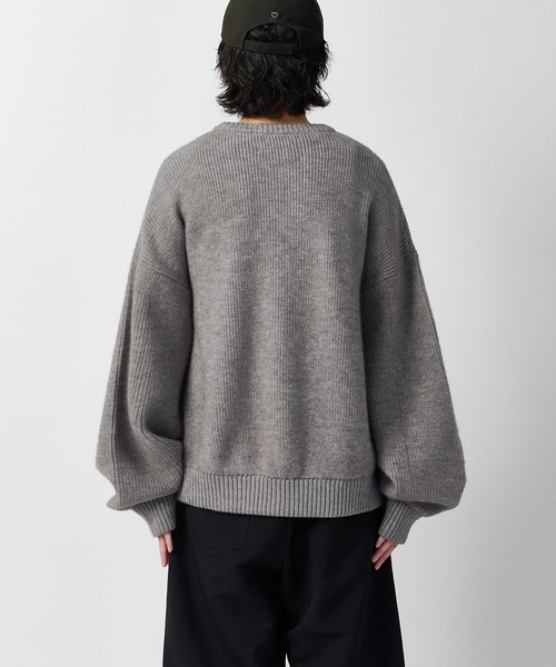 Lui's(ルイス)の「【Neucon】VOLUME CROPPED CREW KNIT / 畦編みボリュームクロップドクルーネックニット(ニット/セーター・メンズ・グレー/ブラウン/ブラック/ネイビー・2/1)」の21枚目の写真