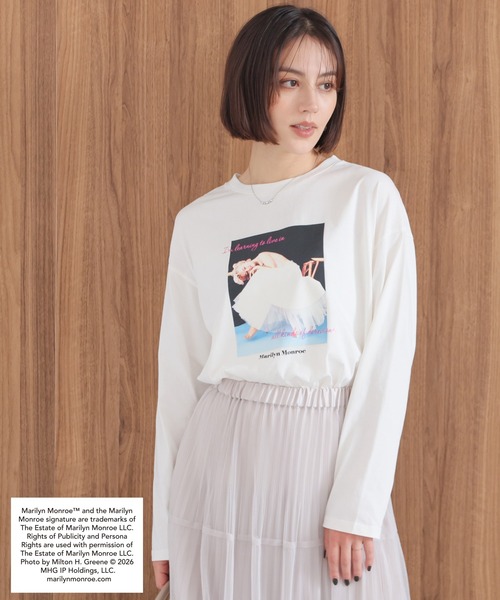 GLACIER lusso(グラシアルッソ)の「マリリン・モンロー/Tシャツ(Tシャツ/カットソー・レディース・スミクロ/ホワイト×ピンク/ホワイト×ブルー・L/LL/M/S)」の6枚目の写真