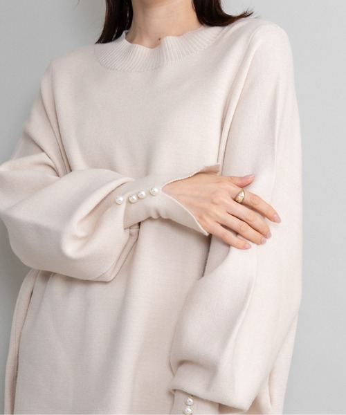 lodie(ロディ)の「【全6色展開】袖パール バルーン袖ニット(ニット/セーター・レディース・ブラック/オフホワイト/グリーン/ブルー/レッド/グレイッシュベージュ・FREE)」の10枚目の写真