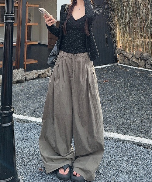 mebole（メボレ）の「flower camisole+cardigan ensemble（アンサンブル・レディース・ブラック・FREE）」の3枚目の写真