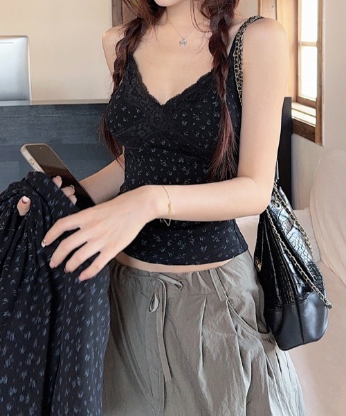 mebole（メボレ）の「flower camisole+cardigan ensemble（アンサンブル・レディース・ブラック・FREE）」の7枚目の写真