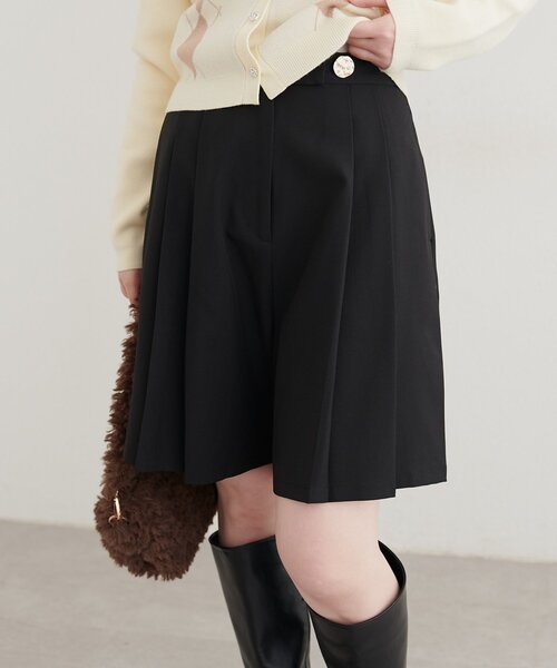 natural couture（ナチュラルクチュール）の「〈canami〉ベコベコ金釦ショートパンツ（その他パンツ・レディース・ブラック/ブラウン系その他2/ライトベージュ/ブラウン系その他・FREE）」の5枚目の写真