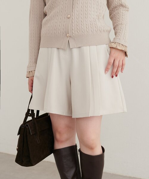 natural couture（ナチュラルクチュール）の「〈canami〉ベコベコ金釦ショートパンツ（その他パンツ・レディース・ブラック/ブラウン系その他2/ライトベージュ/ブラウン系その他・FREE）」の16枚目の写真