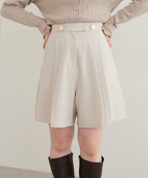 natural couture（ナチュラルクチュール）の「〈canami〉ベコベコ金釦ショートパンツ（その他パンツ・レディース・ブラック/ブラウン系その他2/ライトベージュ/ブラウン系その他・FREE）」の17枚目の写真
