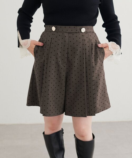 natural couture（ナチュラルクチュール）の「〈canami〉ベコベコ金釦ショートパンツ（その他パンツ・レディース・ブラック/ブラウン系その他2/ライトベージュ/ブラウン系その他・FREE）」の22枚目の写真