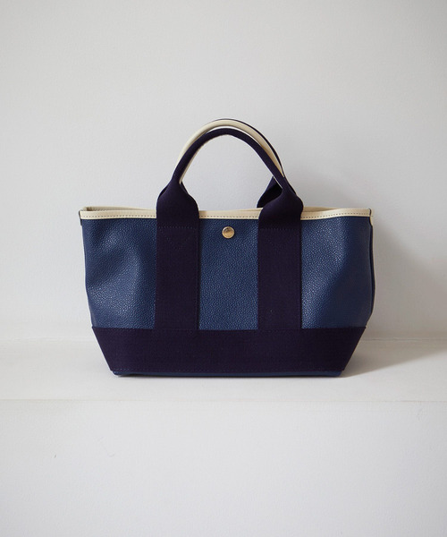 Breath TOPKAPI（ブレストプカピ）の「【VERY 10月号掲載】【Breath TOPKAPI /ブレス トプカピ】【撥水】スコッチグレイン ネオレザー ミニ トートバッグ（トートバッグ・レディース・クリーム/ブラック/グレイッシュベージュ/ネイビー/ライトピンク/ライトグレー/ワインレッド/ブルー/ライトベージュ/ブラウン/ベージュ系/イエロー系/グリーン系その他/ベージュ/ダークネイビー/カーキブラウン/キャメル/ピンク系その他/ラベンダー・FREE）」の11枚目の写真