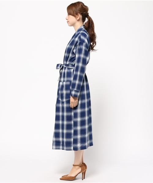 RODEO CROWNS WIDE BOWL(ロデオクラウンズワイドボウル)の「ロング インディゴ オンブレー チェックガウン(その他アウター・レディース・ホワイト系その他/レッド系その他・FREE)」の4枚目の写真