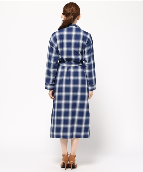 RODEO CROWNS WIDE BOWL(ロデオクラウンズワイドボウル)の「ロング インディゴ オンブレー チェックガウン(その他アウター・レディース・ホワイト系その他/レッド系その他・FREE)」の5枚目の写真