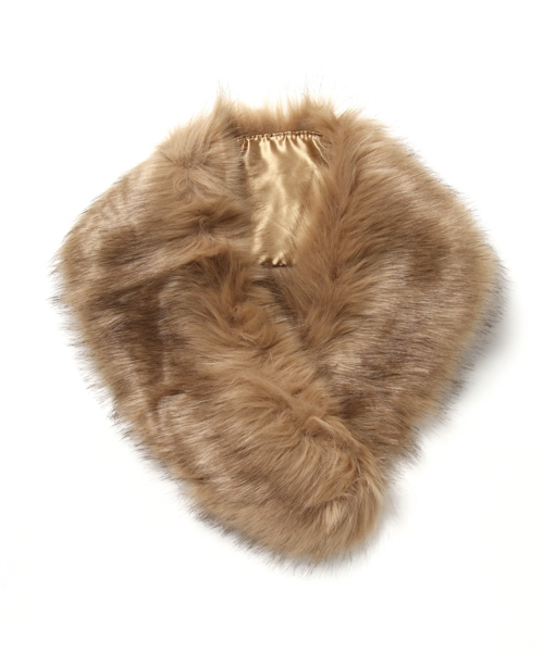 reca（レカ）の「ボリュームフェイクファーロングファーティペット（ストール/ショール・レディース・グレー/ブラウン/ベージュ/ブラック/ブラックミックス/オフホワイト・FREE）」の18枚目の写真