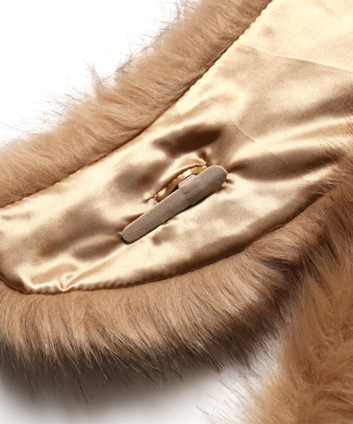 reca（レカ）の「ボリュームフェイクファーロングファーティペット（ストール/ショール・レディース・グレー/ブラウン/ベージュ/ブラック/ブラックミックス/オフホワイト・FREE）」の17枚目の写真