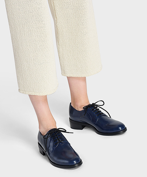 CHARLES & KEITH（チャールズ & キース）の「レースアップフラット / LACE-UP FLATS（モカシン/デッキシューズ・レディース・ネイビー・22.5cm/25cm/23.5cm/23cm/24.5cm）」の7枚目の写真