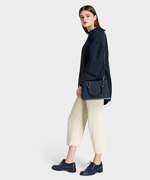CHARLES & KEITH（チャールズ & キース）の「レースアップフラット / LACE-UP FLATS（モカシン/デッキシューズ・レディース・ネイビー・22.5cm/25cm/23.5cm/23cm/24.5cm）」の3枚目の写真