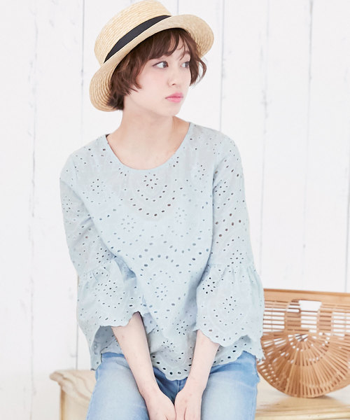 KOBE LETTUCE(コウベレタス)の「フレアスリーブスカラップヘム刺繍レースコットンブラウス(シャツ/ブラウス・レディース・オフホワイト/ライトイエロー/ラベンダー/サックスブルー/ネイビー/ベージュ・FREE)」の5枚目の写真