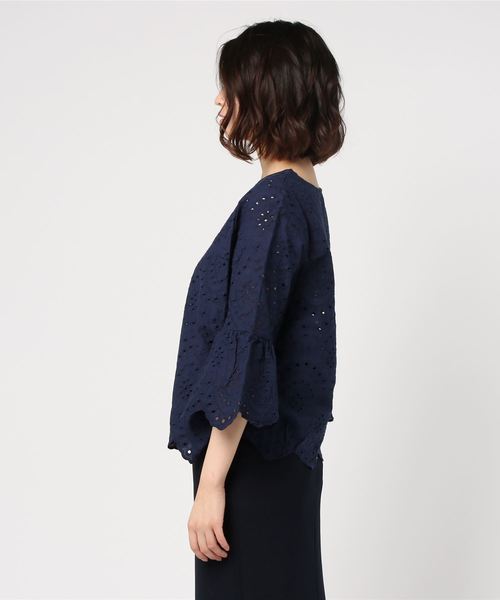 KOBE LETTUCE(コウベレタス)の「フレアスリーブスカラップヘム刺繍レースコットンブラウス(シャツ/ブラウス・レディース・オフホワイト/ライトイエロー/ラベンダー/サックスブルー/ネイビー/ベージュ・FREE)」の8枚目の写真