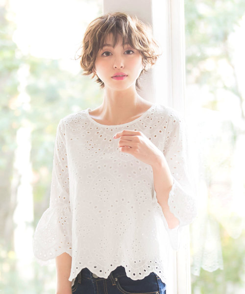 KOBE LETTUCE(コウベレタス)の「フレアスリーブスカラップヘム刺繍レースコットンブラウス(シャツ/ブラウス・レディース・オフホワイト/ライトイエロー/ラベンダー/サックスブルー/ネイビー/ベージュ・FREE)」の10枚目の写真