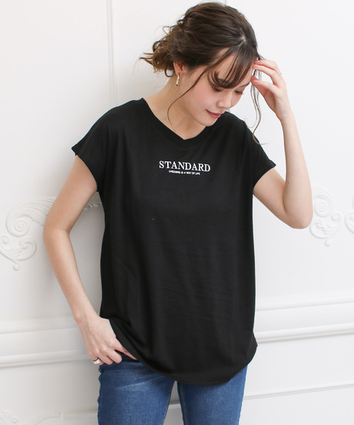 Social GIRL（ソーシャルガール）の「シンプルベーシックＶネックＴシャツ（Tシャツ/カットソー・レディース・ホワイト/ブラック/ライトグレー/ブラック×ホワイト/ホワイト×ブラック/マジェンタ/オリーブ/ブラック系その他/ホワイト系その他/グレー系その他/レッド/ホワイト系その他4/ホワイト系その他2/ホワイト系その他3/ブラック系その他2/ブラック系その他3/ベージュ/ネイビー/モカ/カーキ/パープル/ピンク/イエロー/オレンジ・LL/M/3L/L/S）」の10枚目の写真