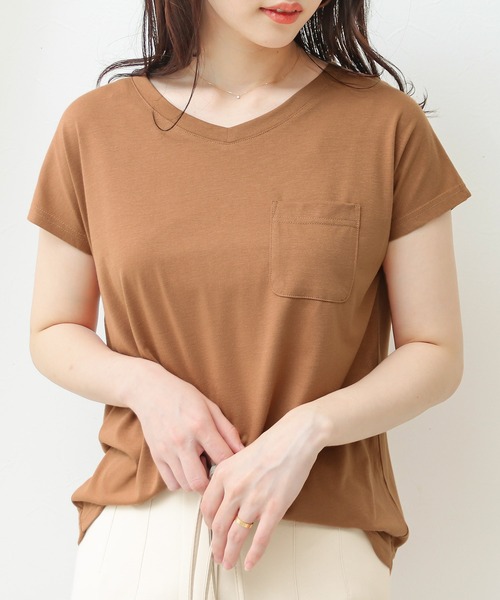 Social GIRL（ソーシャルガール）の「シンプルベーシックＶネックＴシャツ（Tシャツ/カットソー・レディース・ホワイト/ブラック/ライトグレー/ブラック×ホワイト/ホワイト×ブラック/マジェンタ/オリーブ/ブラック系その他/ホワイト系その他/グレー系その他/レッド/ホワイト系その他4/ホワイト系その他2/ホワイト系その他3/ブラック系その他2/ブラック系その他3/ベージュ/ネイビー/モカ/カーキ/パープル/ピンク/イエロー/オレンジ・LL/M/3L/L/S）」の14枚目の写真