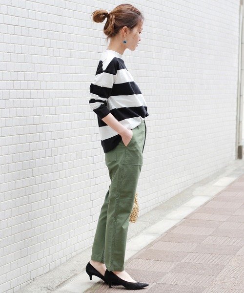 JOURNAL STANDARD relume（ジャーナルスタンダード　レリューム）の「バックサテン ベイカー テーパード パンツ（カーゴパンツ・レディース・カーキ・34/36/38/40）」の17枚目の写真