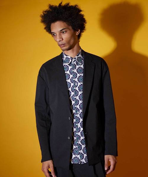 UNITED TOKYO(ユナイテッドトウキョウ)の「シアサッカーボックスライトジャケット(テーラードジャケット・メンズ・ブラック・1/2/3)」の2枚目の写真