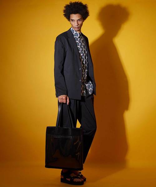 UNITED TOKYO(ユナイテッドトウキョウ)の「シアサッカーボックスライトジャケット(テーラードジャケット・メンズ・ブラック・1/2/3)」の3枚目の写真